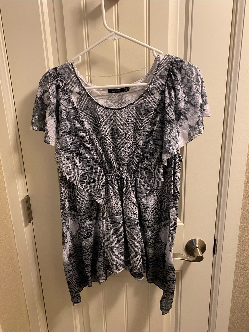 Apt 9 0X Top Sublimation Black White Blouse Bling Shirt